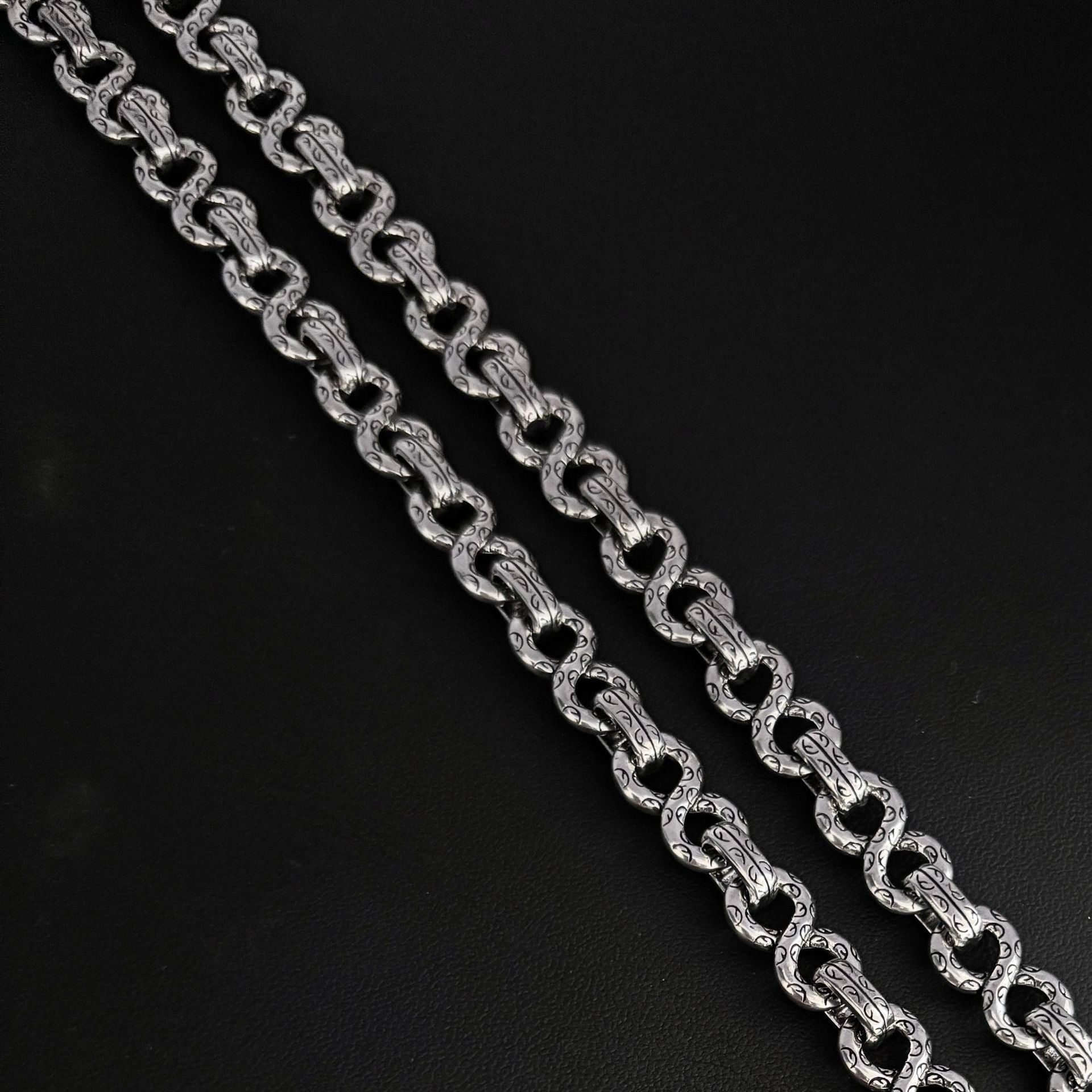 Chrome Hearts Retro Eternal Vine 8-shaped Necklace